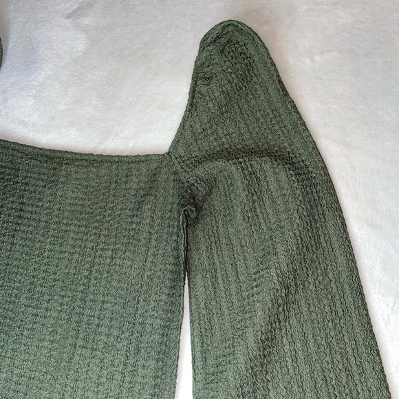 Express Lantern Long Sleeve Blouse - Picture 3 of 7